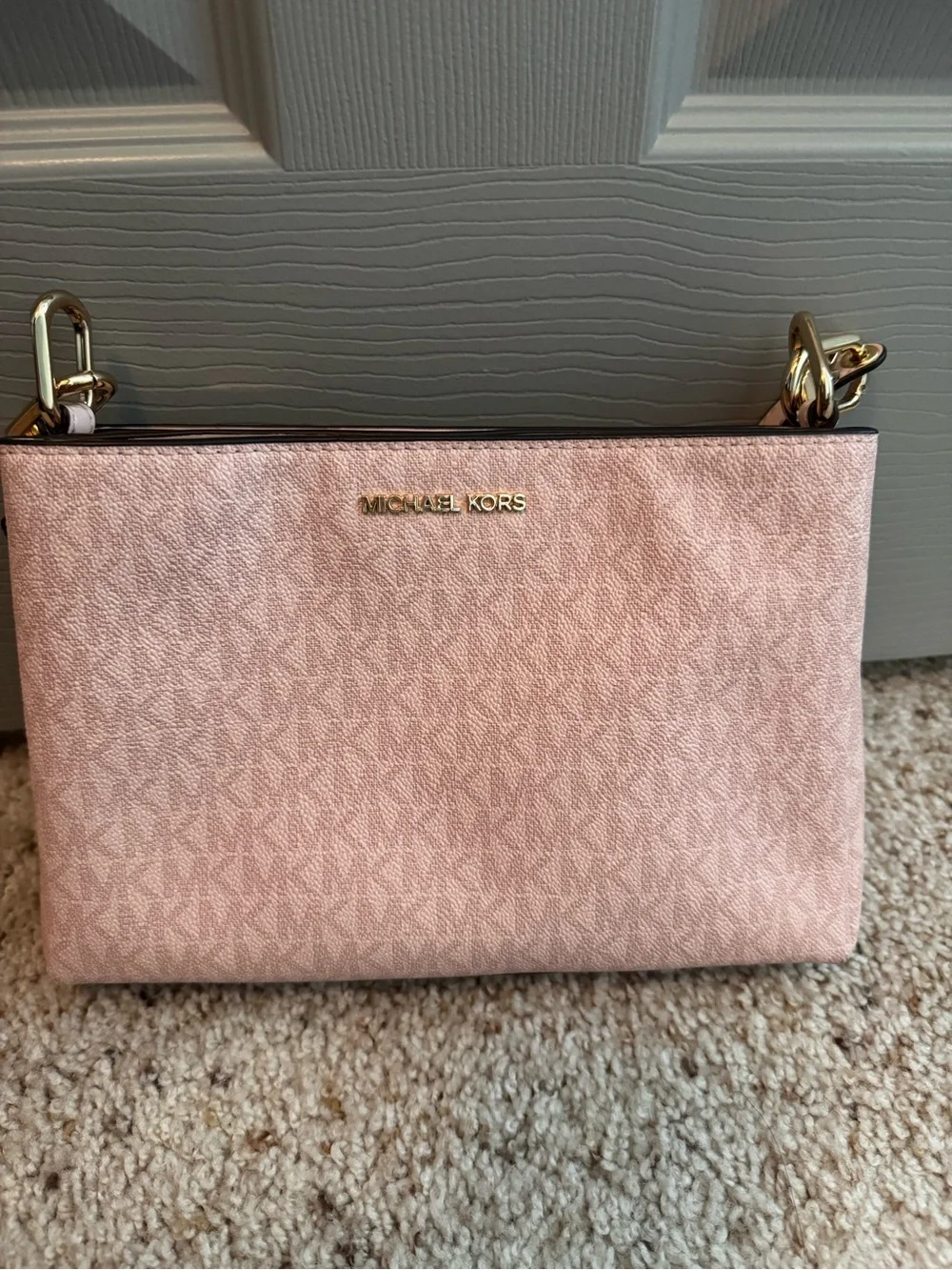 MICHAEL KORS Pink Crossbody Bag with Gold-Tone Hardware